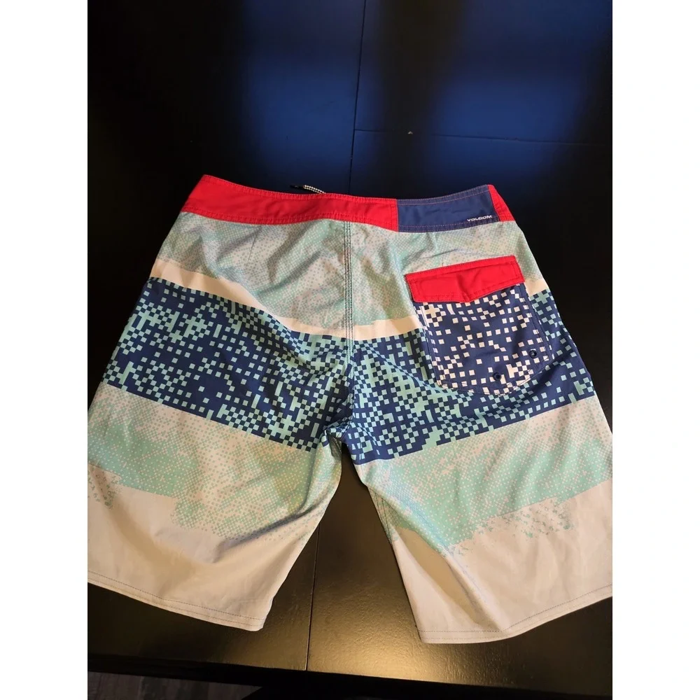 Volcom lido square